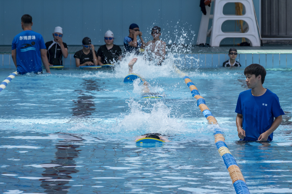 游泳培训需求与参与：年龄、安全、健康和文化因素