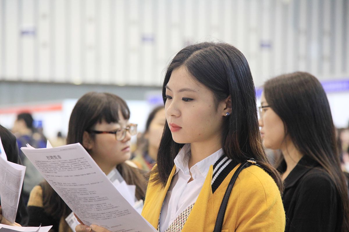 2018年文科女生最热门专业盘点：国际贸易、外交学等成热门选择