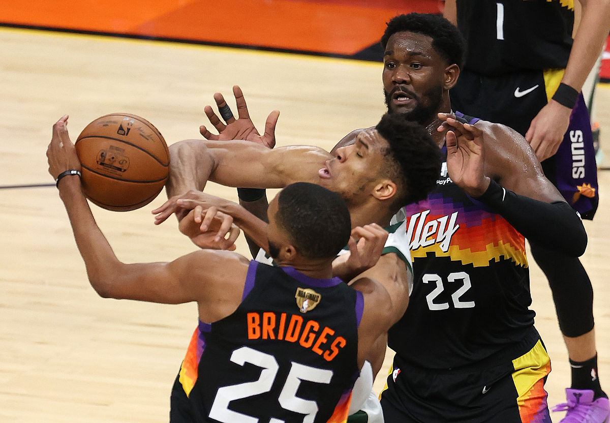 2021年7月17日,美国,20/21nba总决赛g5,菲尼克斯太阳vs密尔沃基雄鹿.p