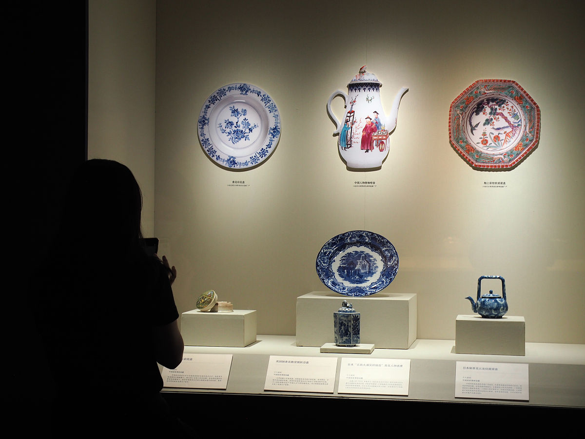 文化产品热销带动经济发展表现了中国优秀的传统文化对此你怎么看400字左右