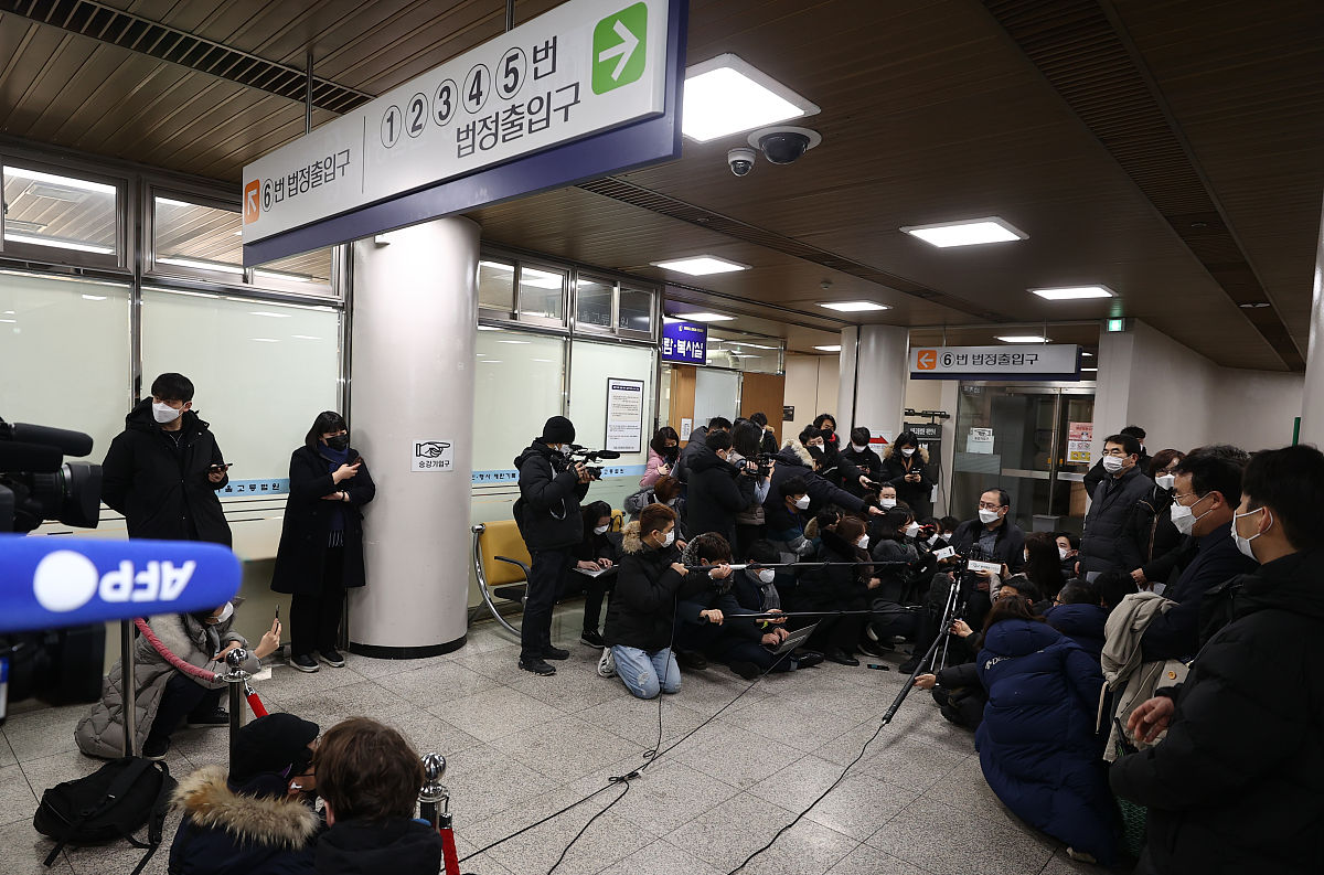 那怎么在中国的法律中规定如果要启动特别代表人诉讼程序需要以已经启动普通代表人诉讼程序为前提呢？