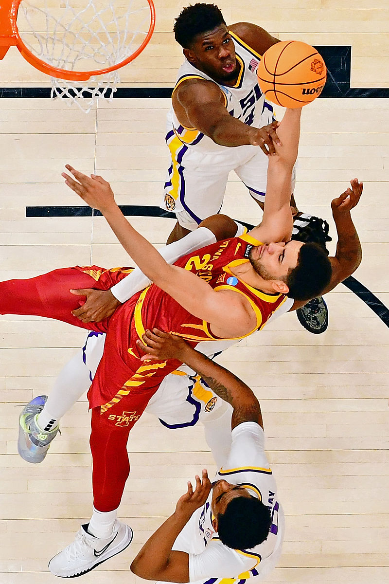 2022 中考跳绳满分标准：一分钟要跳多少个？