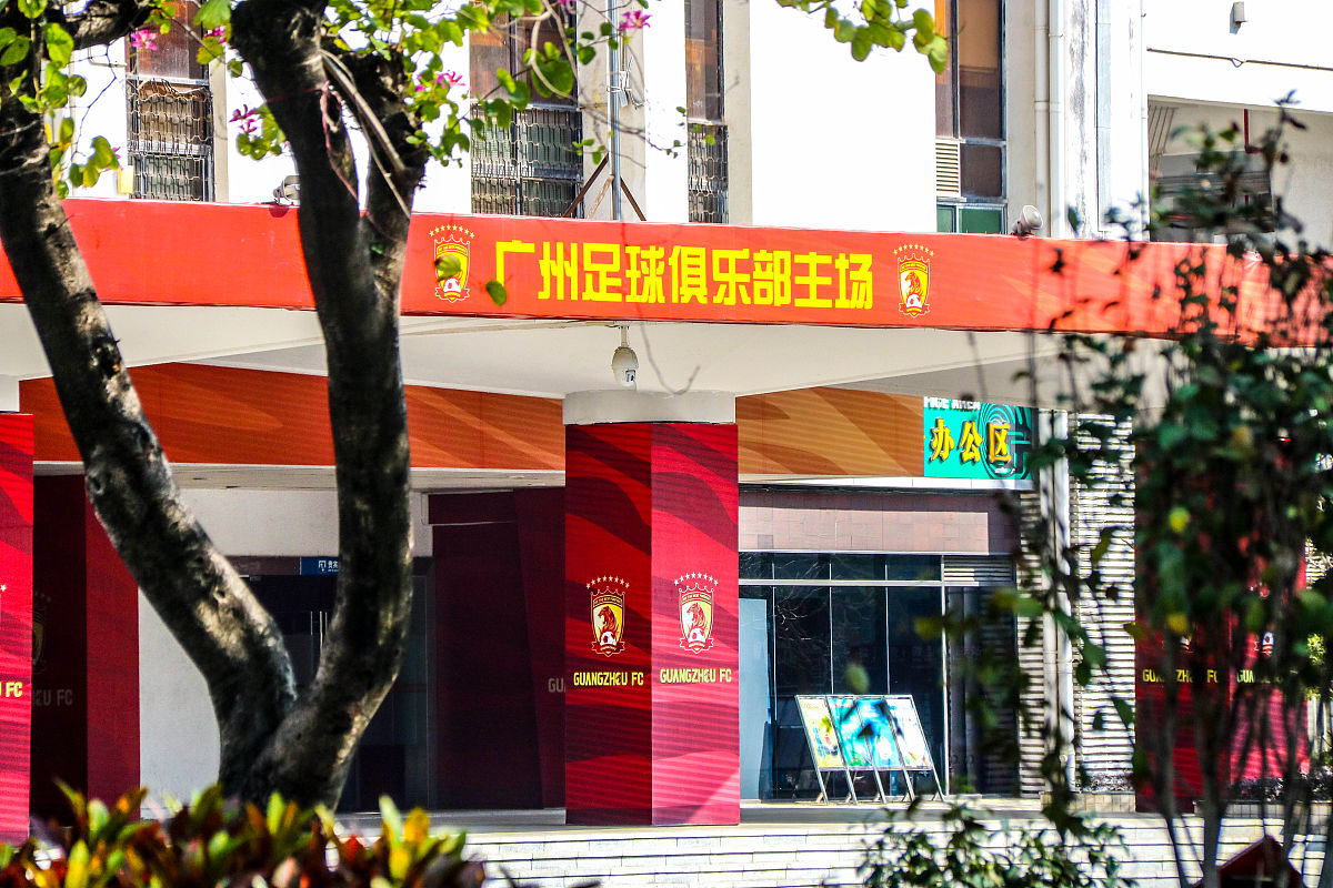请提供一些令人过目难忘的大学生的队名