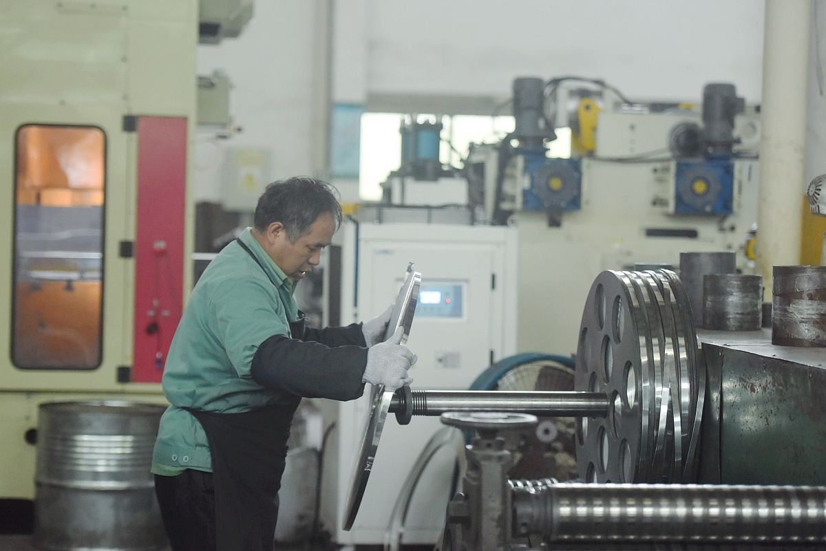 重庆市纺织技工学校数控车工专业有3+2五年制大专吗？