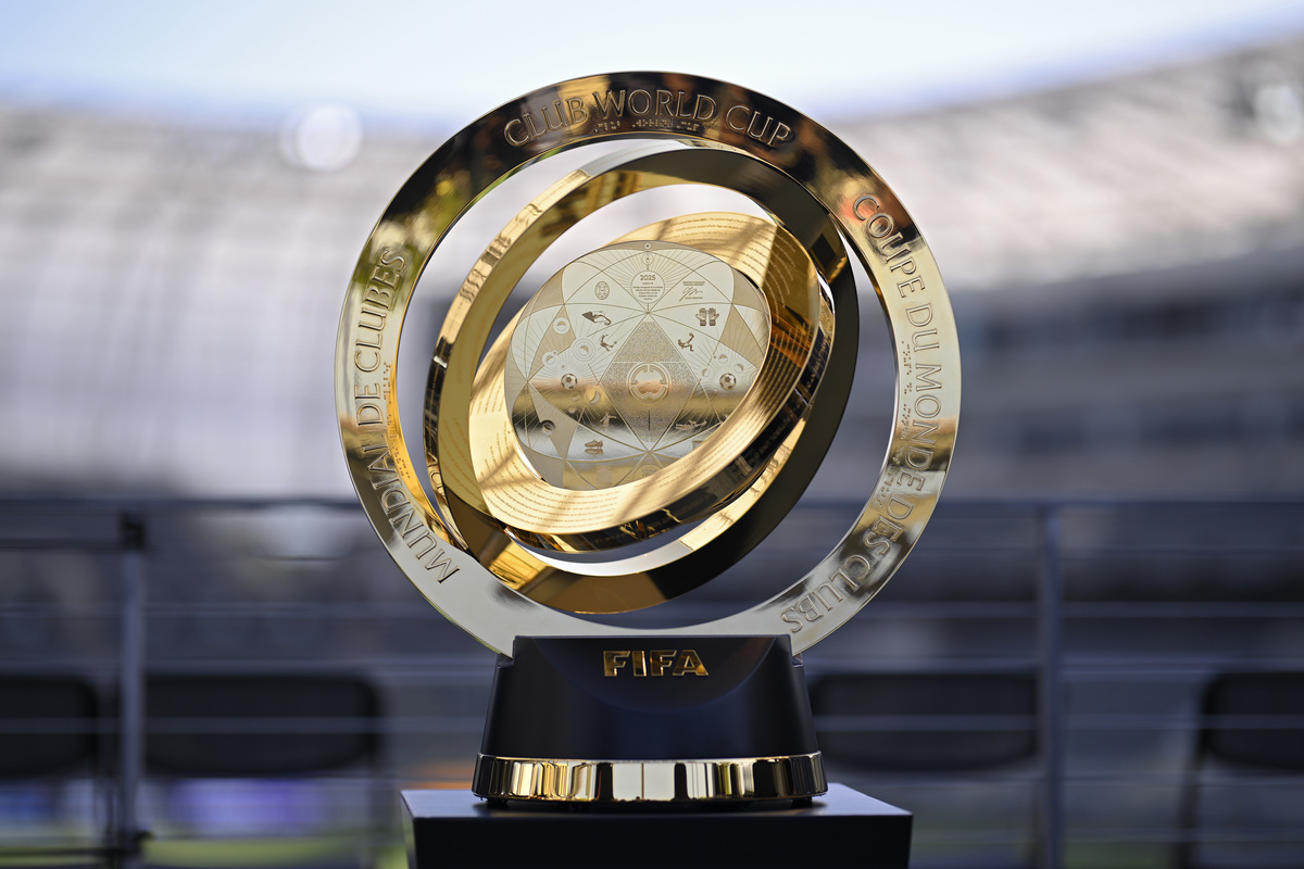 奖杯传递：展现时代风貌的窗口