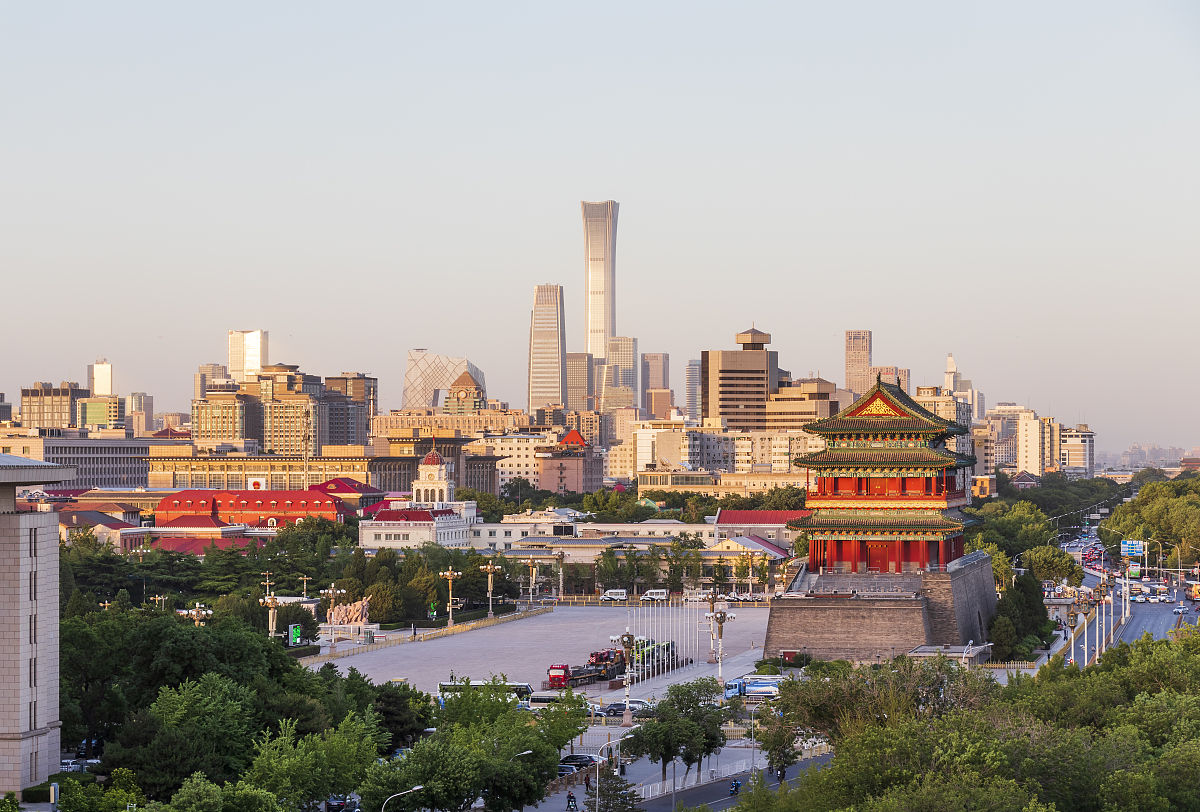 2021年5月27日,北京,前门(正阳门)和国贸cbd日落.