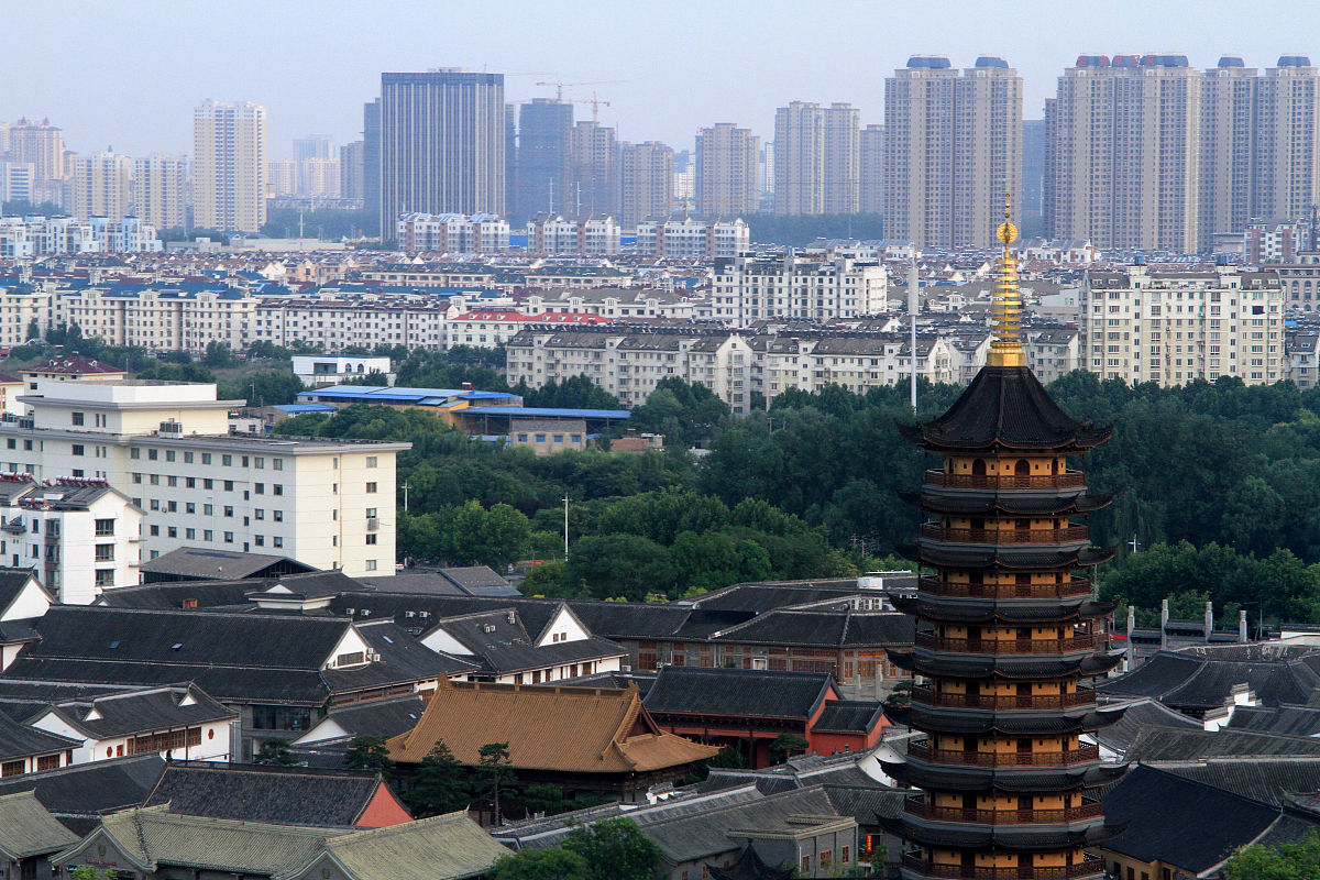 2019年6月11日,江苏省淮安市大运河畔一处商品房住宅房地产建筑楼群.