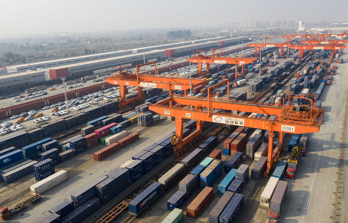 初中毕业生适合读成都铁路技校铁路专业吗？