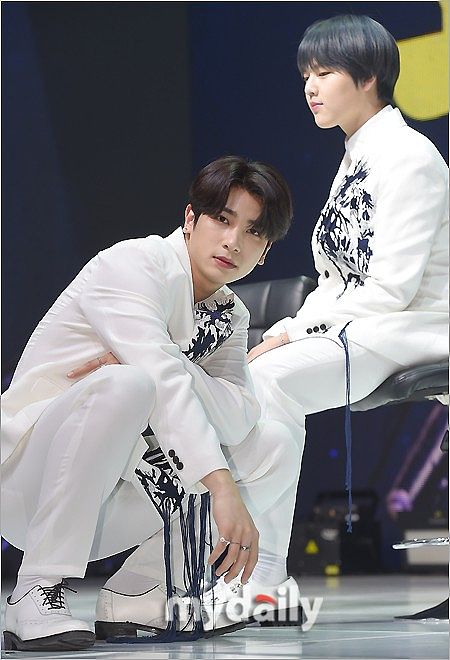 2020年4月21日,首尔,明星举行了h&d组合专辑《soulmate》的发布会.李