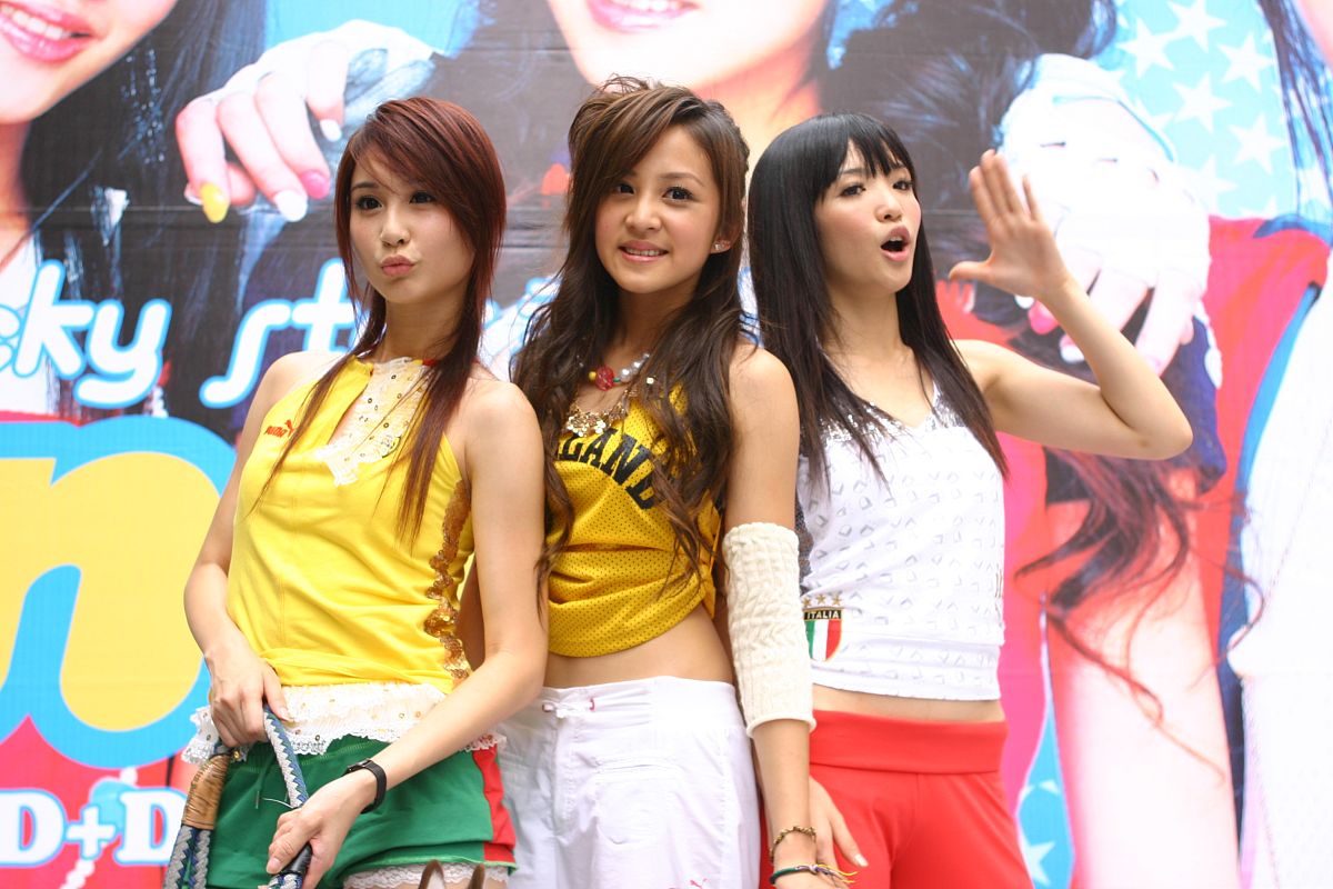 2006年7月1日,台北,活力女子团体i.n.g在西门町举办签唱会.+++_+++i.n
