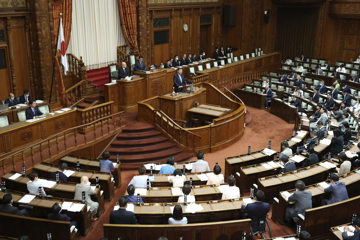 中西方陪审制度对比: 异同点深度解析