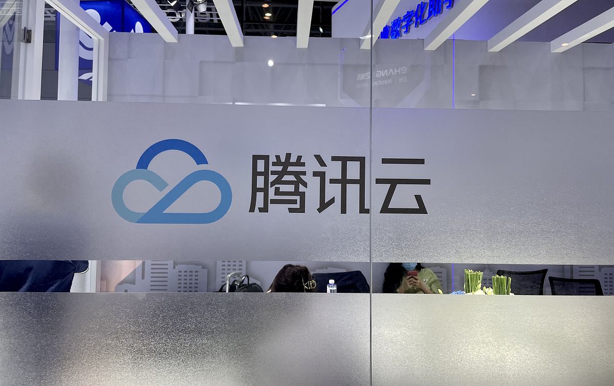 易联AI APP 下载 - 享受独特功能和服务