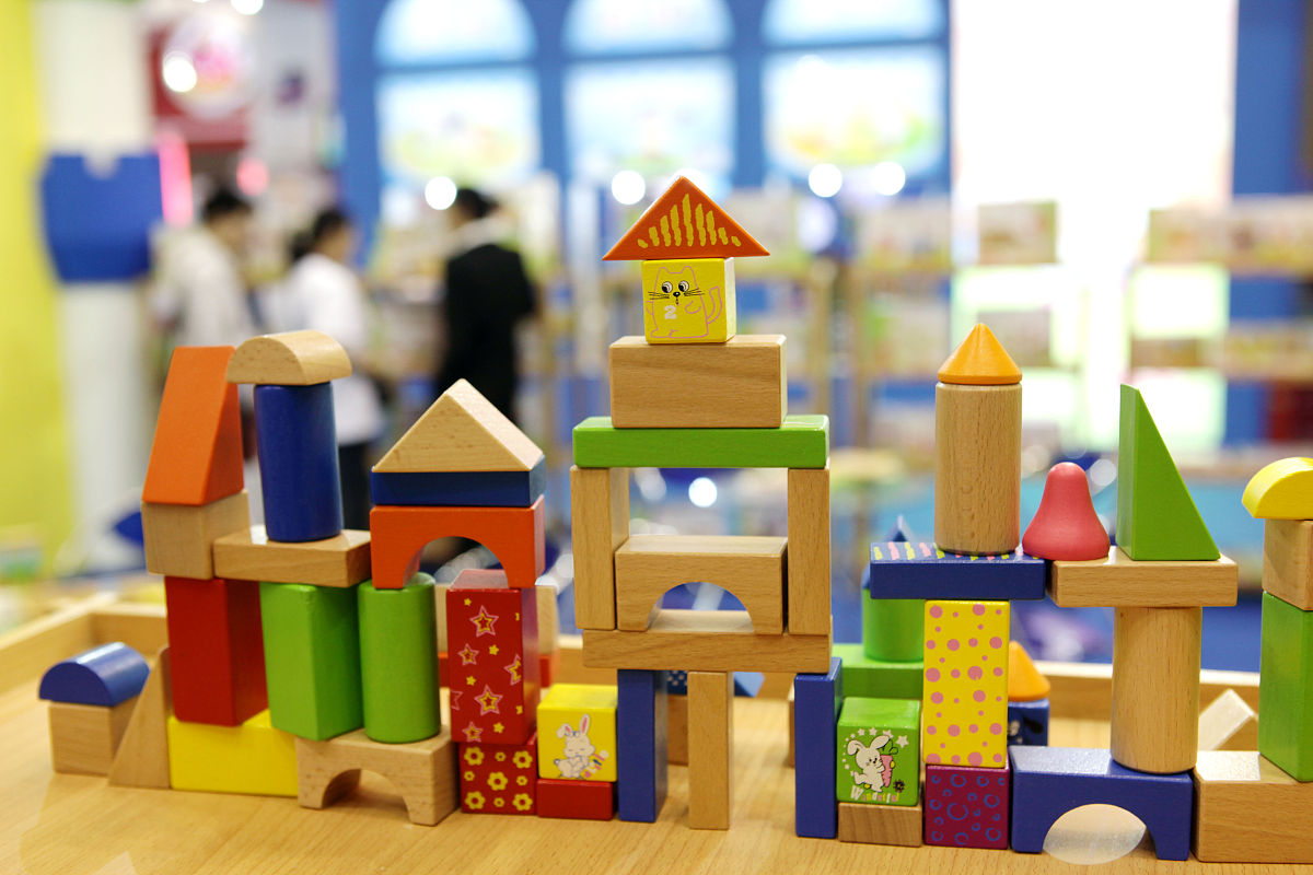 针对《三国演义》设计5道选择题