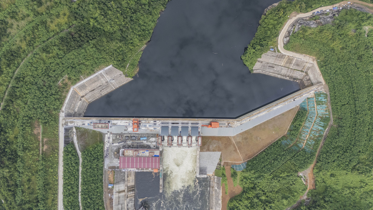 水能发电原理与应用：两个精选视频推荐