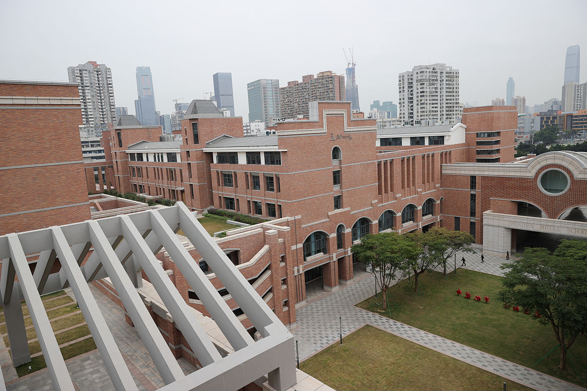 Write an expository article about Qingxi Middle School in Fengxian District Shanghai with the title My Campus
