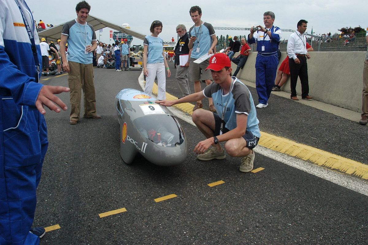 2005年5约21日,法国auch,壳牌石油公司举行"shell eco marathon" 比赛