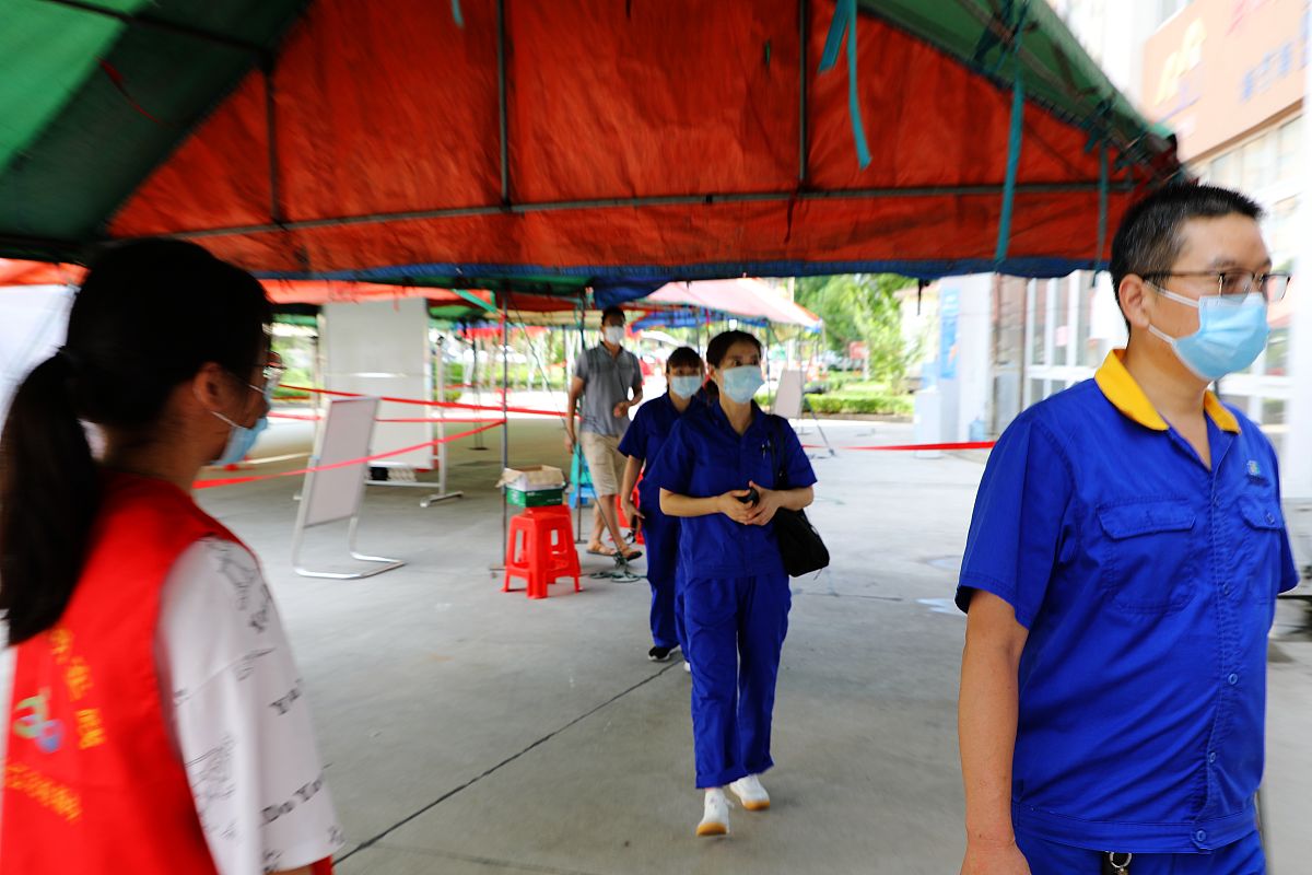 夏日送清凉活动流程：仁安房产、龙鼎、蓝城、宇杰集团共同参与