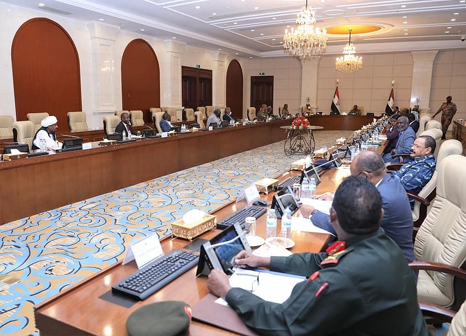 银行卡被冻结？公安机关打电话怎么办？