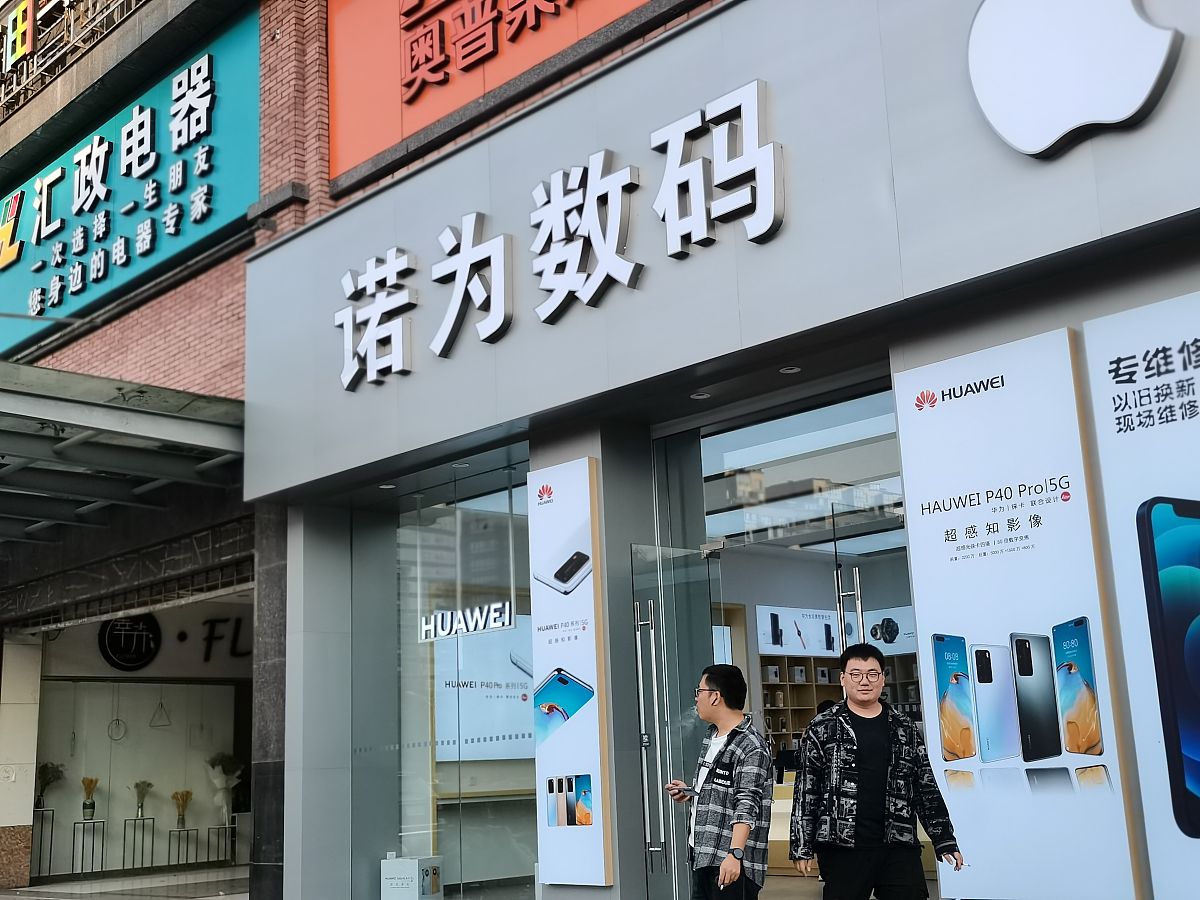 帮我取一个中文店铺的名字 跟摄影有关 但是不要出现影字 名字要求简单易懂容易 需要50个名字备选 名字2到3个字