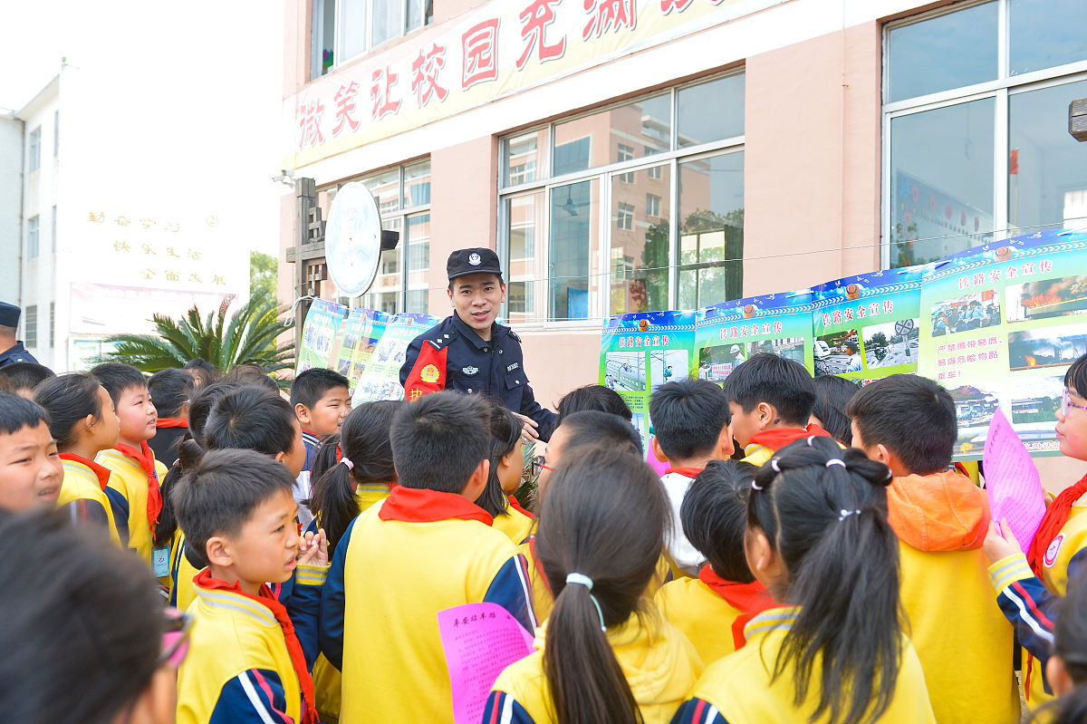 贵阳铁路职业学校招生条件：入学要求、师资、设施和服务
