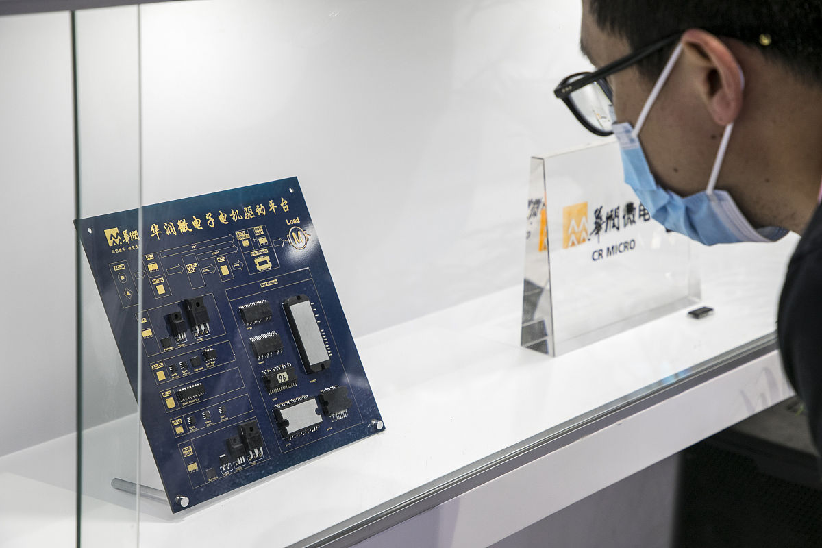 2021年8月至12月：课题组成立与实验计划制定