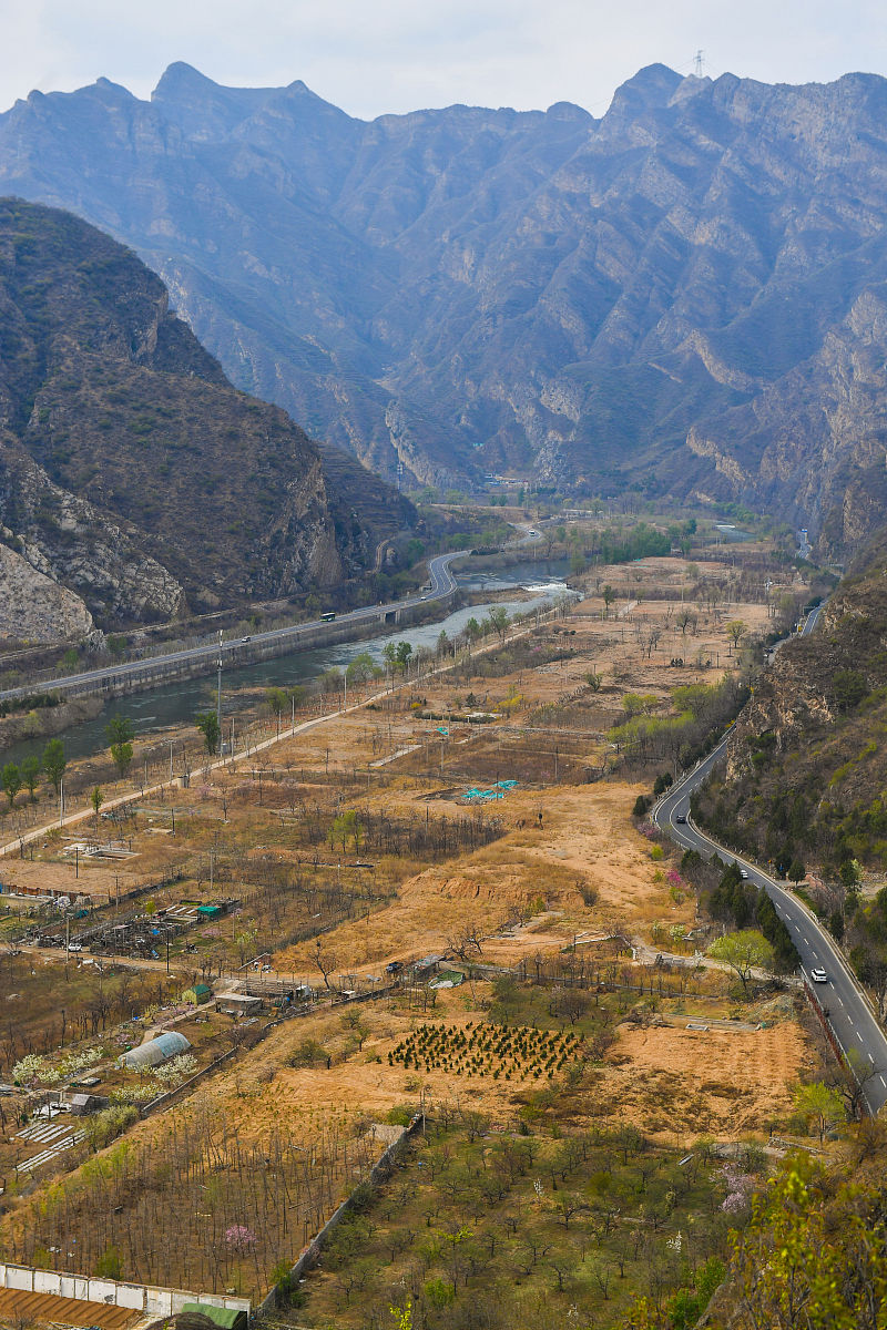 对莱芜江良沟人口、规模、经济实力进行分析