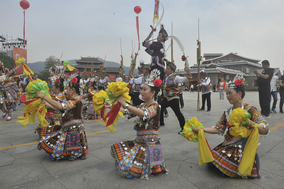 云南过春节的民风民俗，