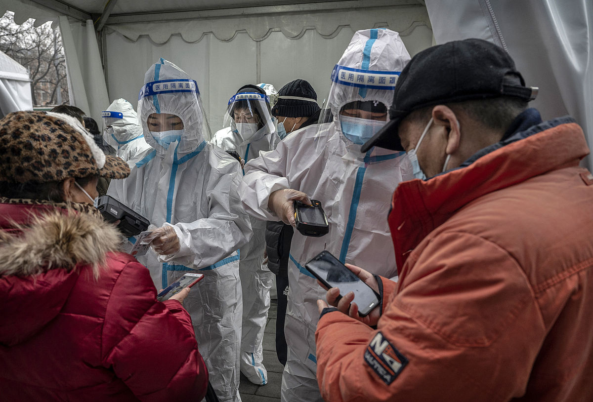 煤尘与病毒：实习医生李明的困惑