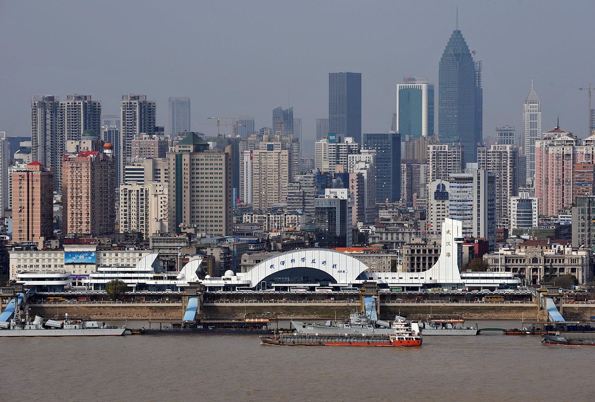 2015年12月15日,位于武汉市汉口沿江大道,由原武汉客运港大楼改造而成