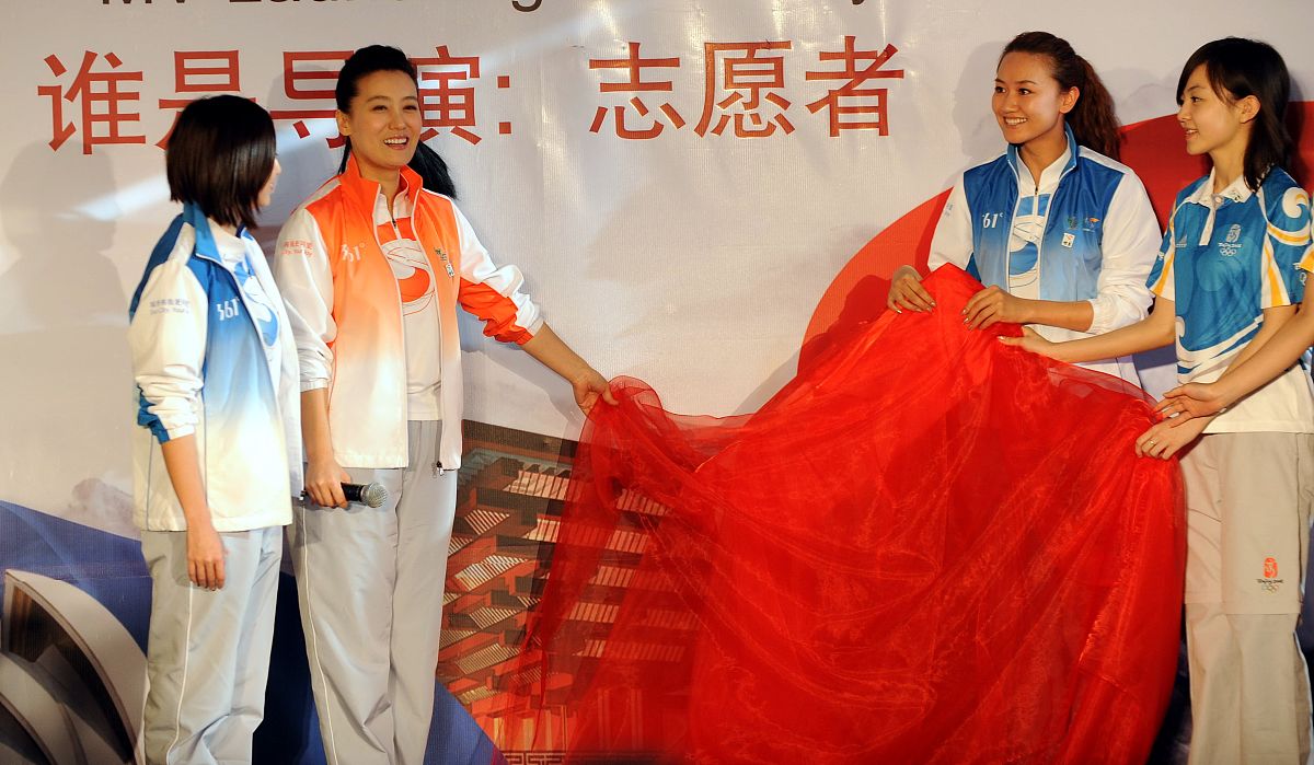 2010年3月16日,北京,中国2010年上海世博会志愿者主题歌《世界》mv开