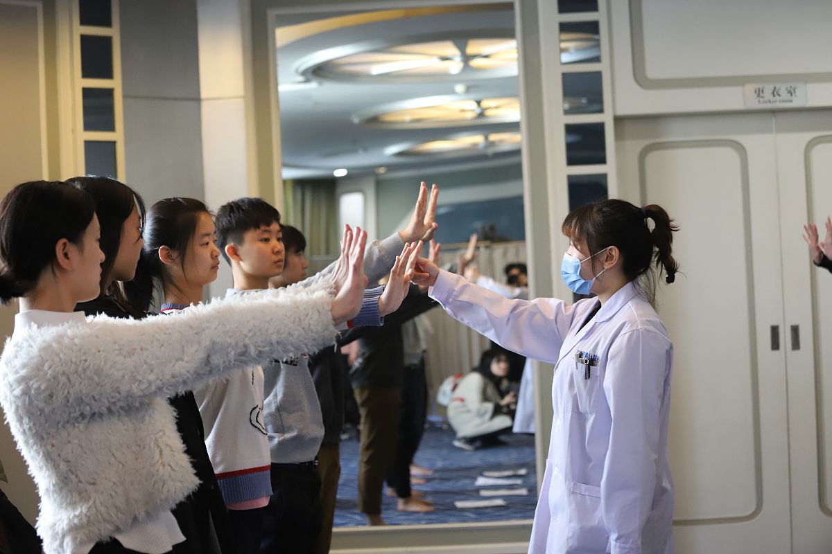 成都希望卫生学校代表性专业：护理、医学影像等