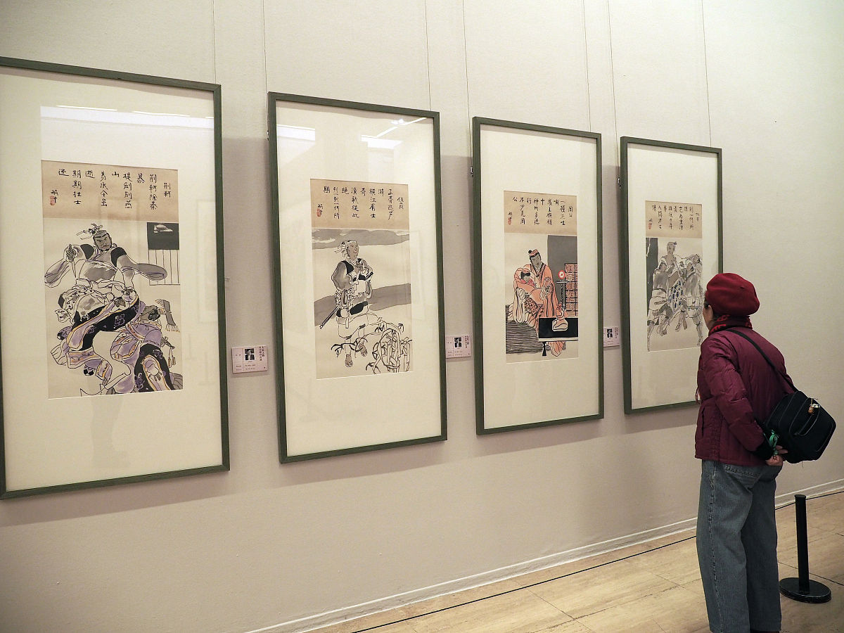 具有丰富的文化内涵和极高的艺术价值意思一样换一种说法