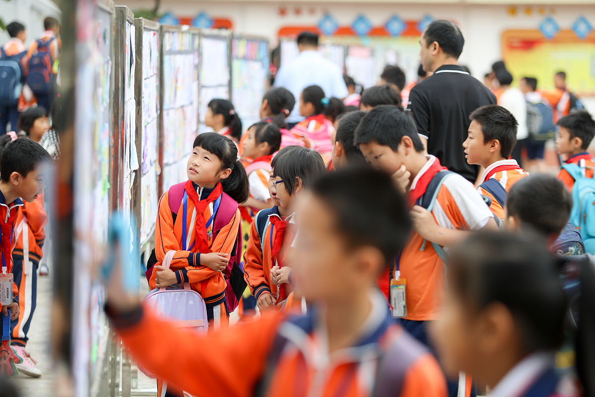 给我一份湖南永州中小学校秋季开学分别给一到九年级的家长和孩子的温馨提示