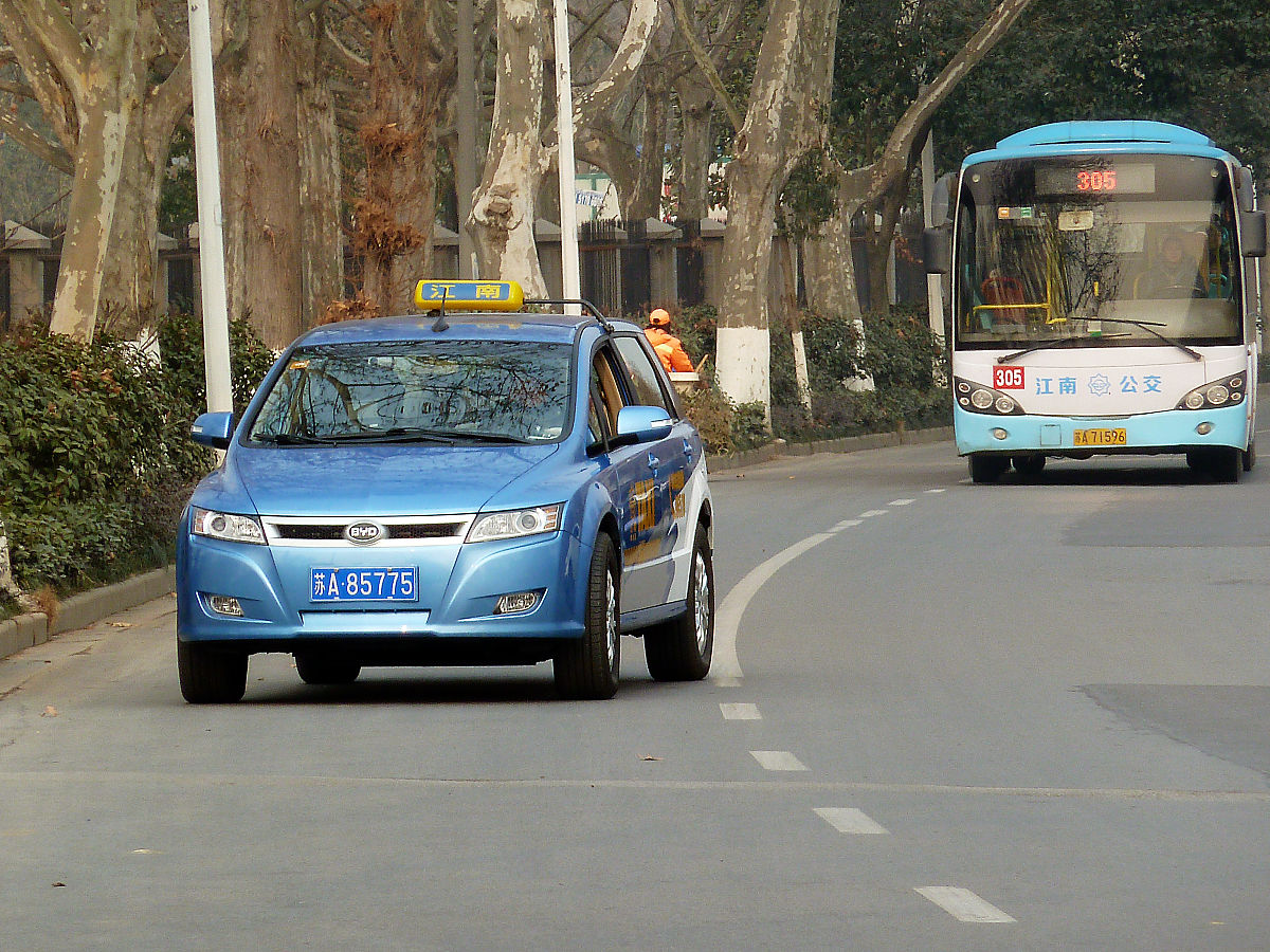 前往会展中心：交通指南 | 公共交通、出租车、自驾车