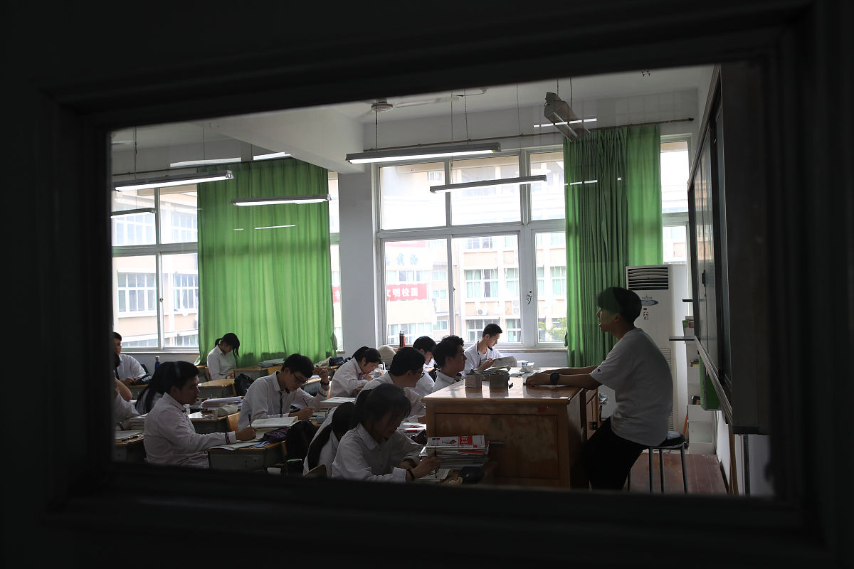 2021年潼南县教师进修学校专业课程：小学语文、初中数学、高中英语等