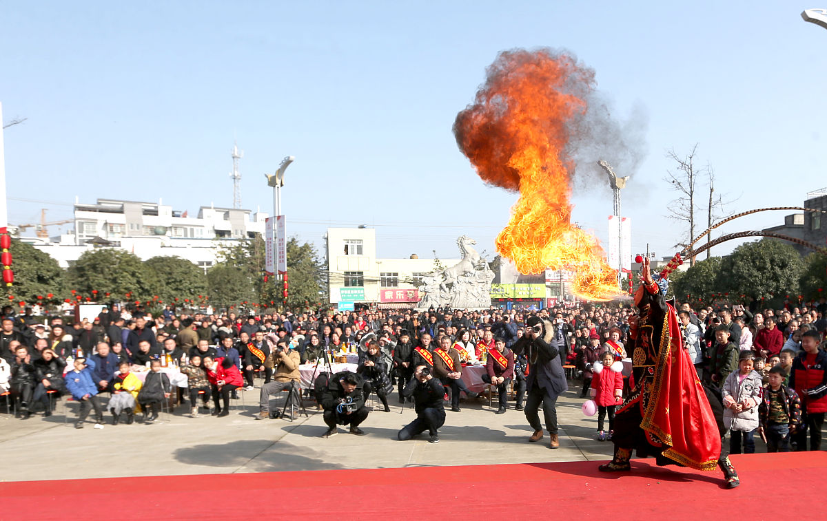 咨询的是本月阳历3月29日农历初九及3月30号农历初十2天间哪天最适合隆鼻？