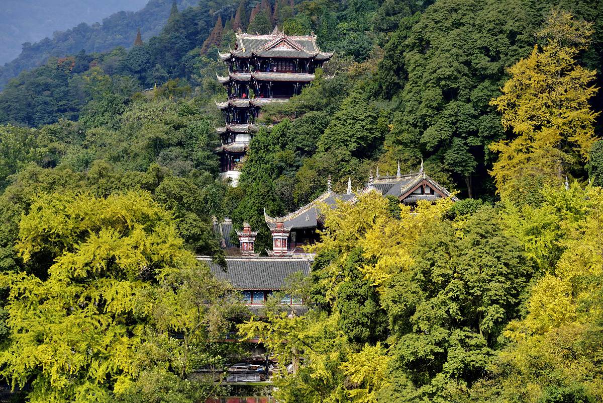 成都、乐山、都江堰、峨眉山、三星堆一周游玩攻略 - 详细行程安排