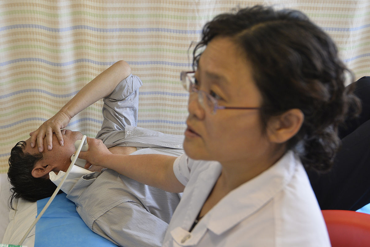 请根据以下摘要内容写出一篇对这篇论文审稿：IntroductionLeukemia presents a significant health challenge globally affecting patients physically and mentally The symptoms and adverse effects of treatments impact the health-r