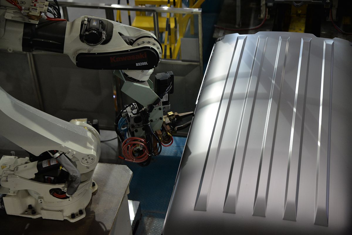 汽车制动系统零部件加工中的机电一体化技术应用解析