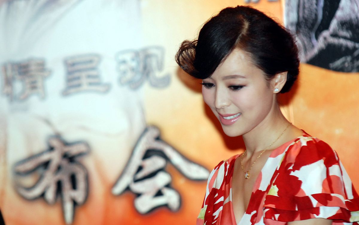 2010年7月6日,上海,电影《唐伯虎点秋香2》新闻发布会.张静初+++_+++