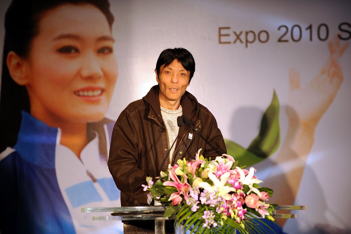 2010年3月16日,北京,中国2010年上海世博会志愿者主题歌《世界》mv开