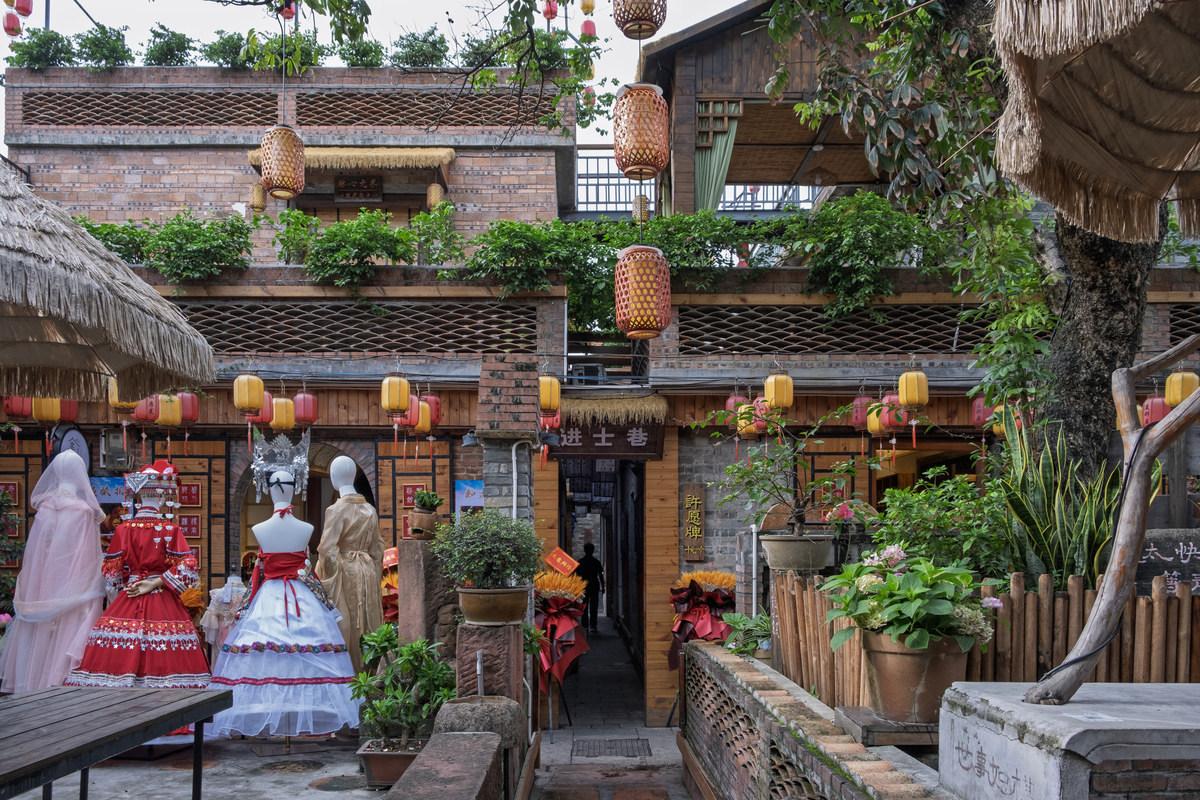 古城民宿好评：精致咖啡香，步行即达繁华街区