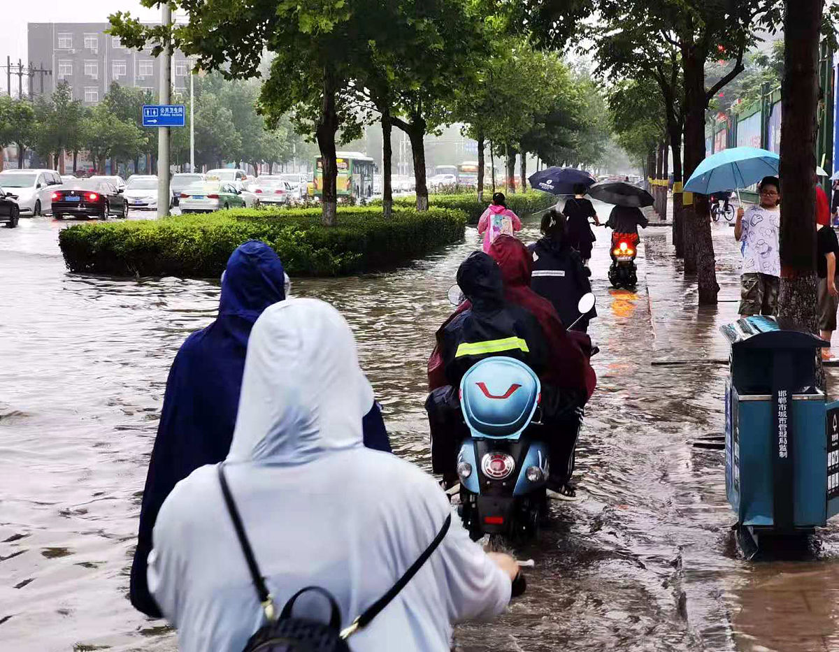 提一个秋裤和城市洪涝灾害相结合的问题