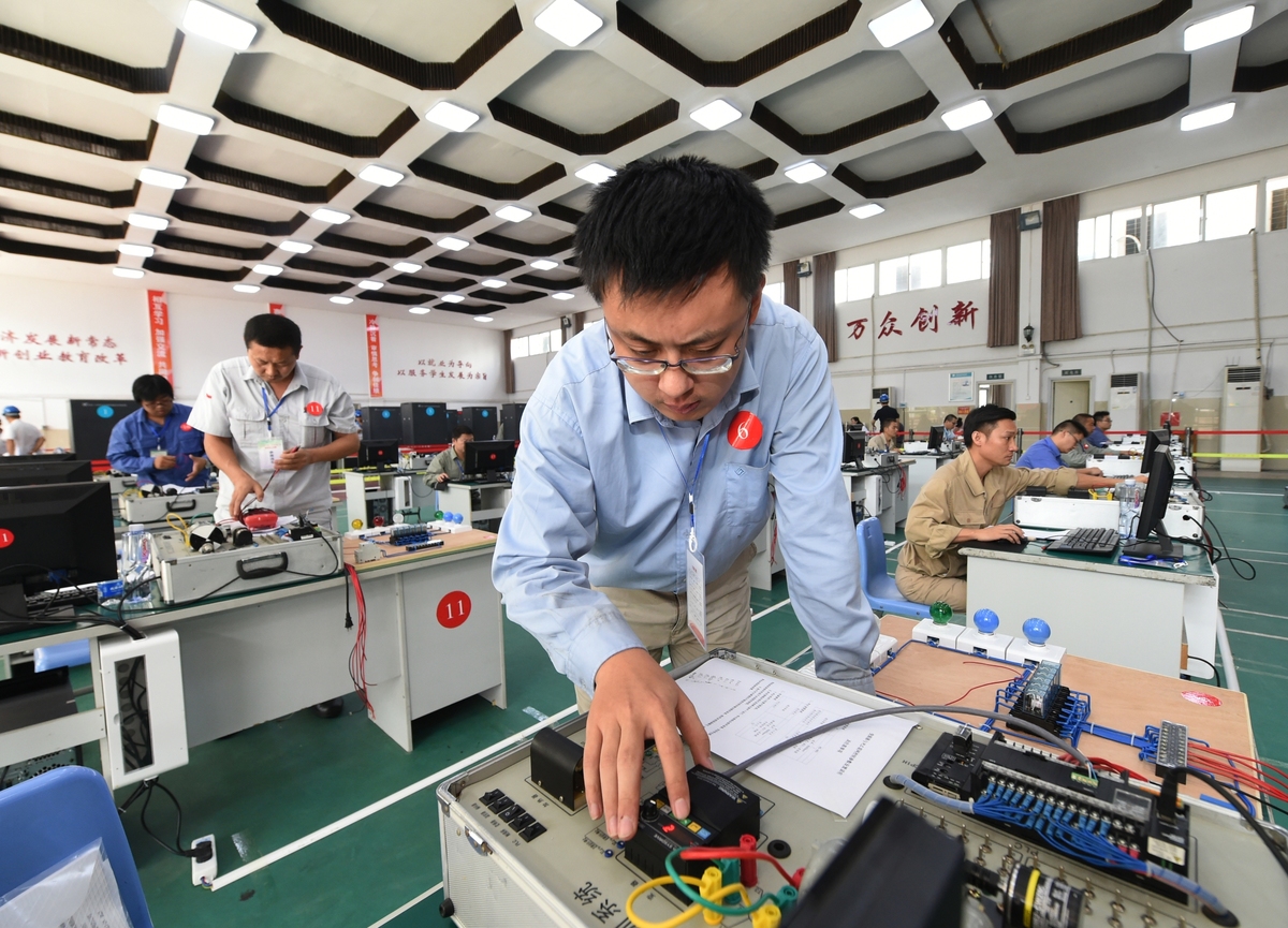 河南技师学院的工业机器人学习哪些内容