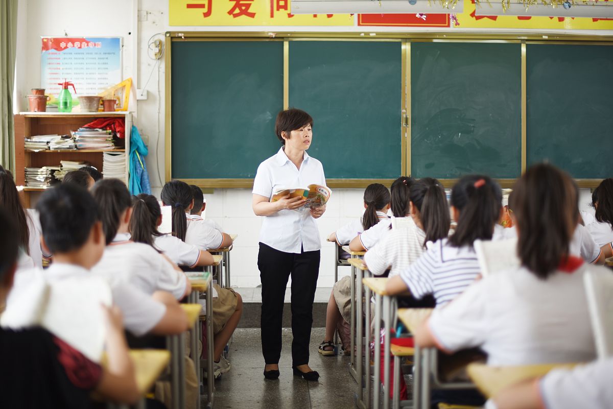 成为中专老师的条件：中专与职高区别解析