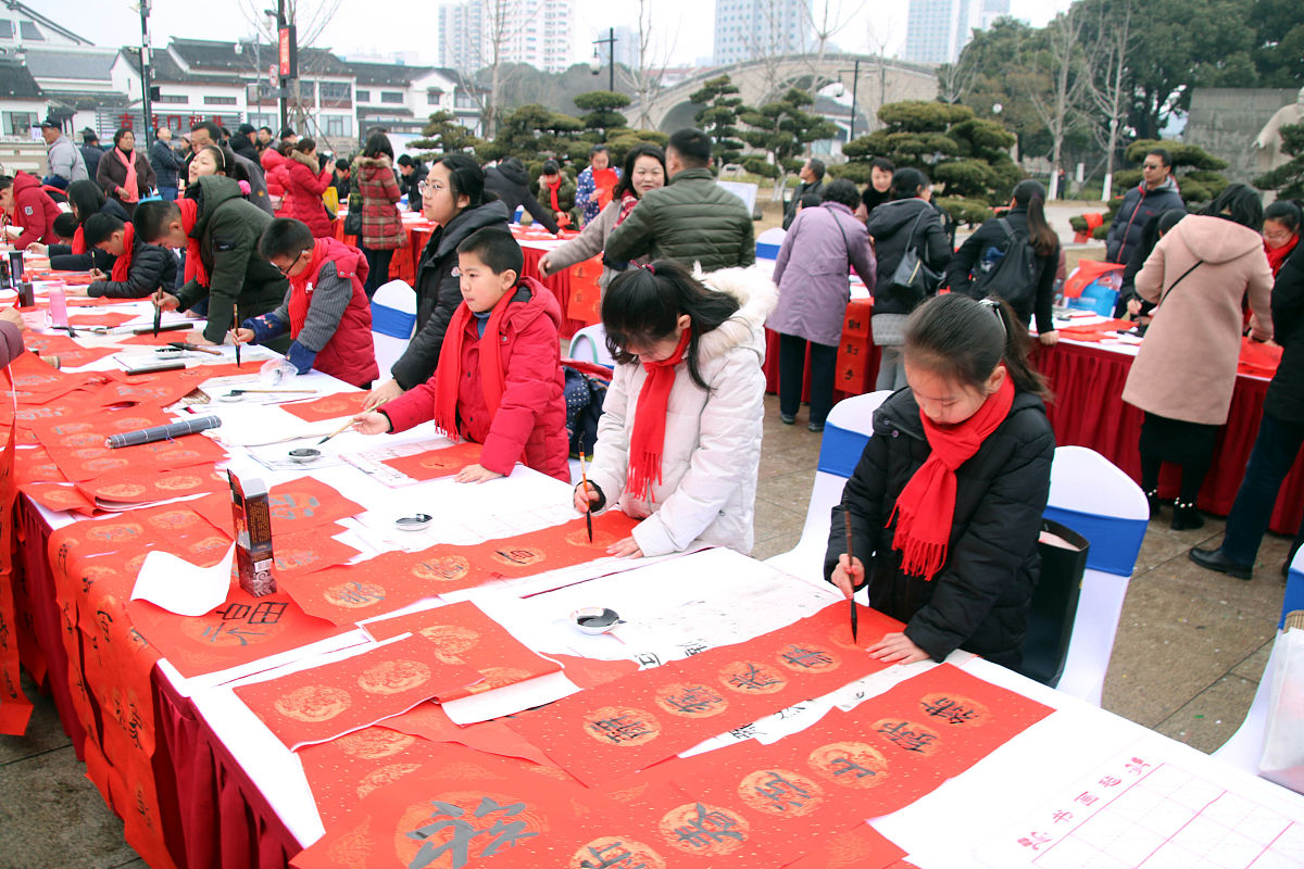 传承文化薪火，筑牢中华民族共同体意识：三下乡活动了解少数民族地区双语教学