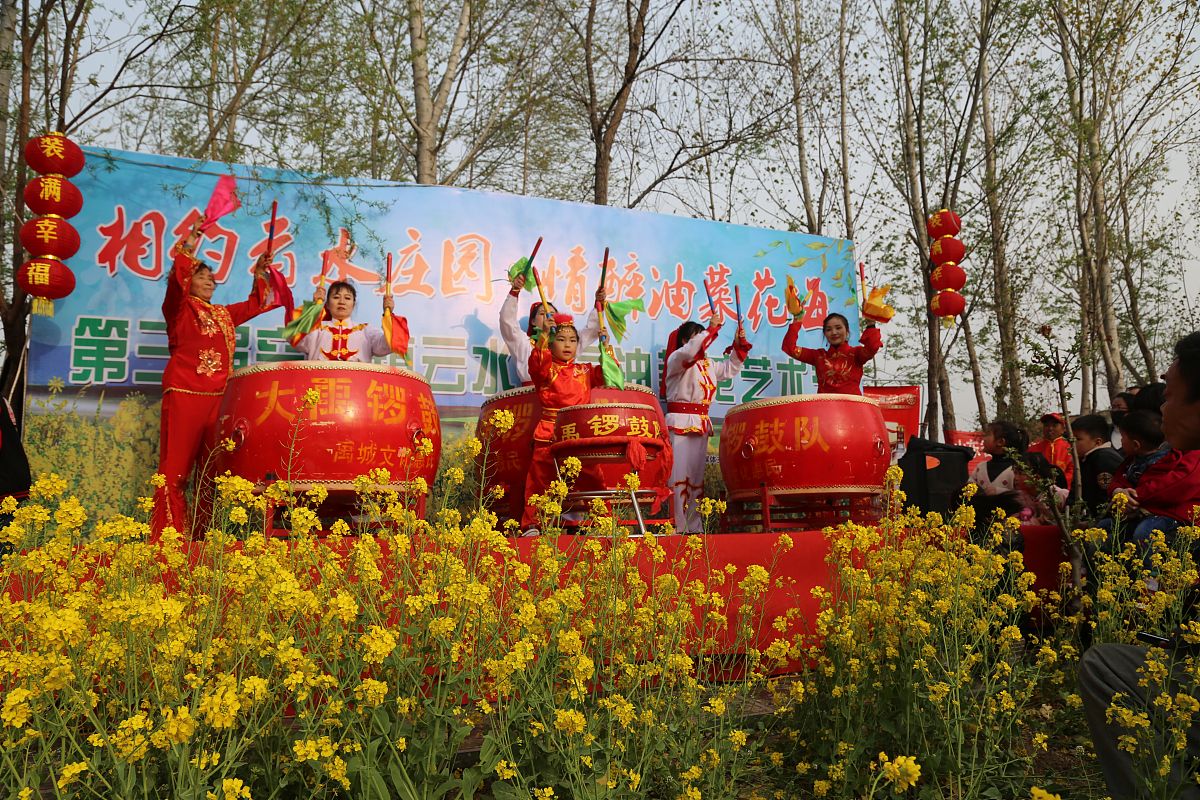 2019年4月6日,山东德州.每当油菜花盛开的时候,于帆的一些朋友及社会