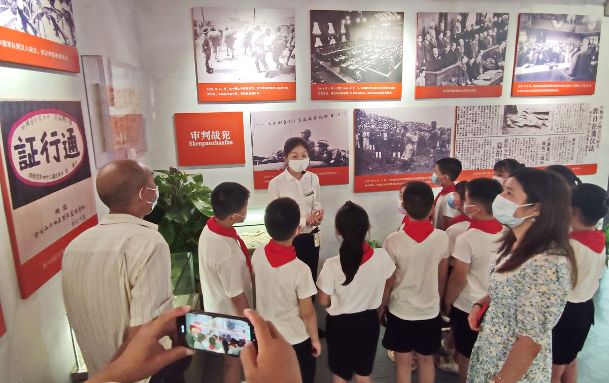在雨天和同学参加参观岳麓书院的党课活动 写一篇心得体会300字左右