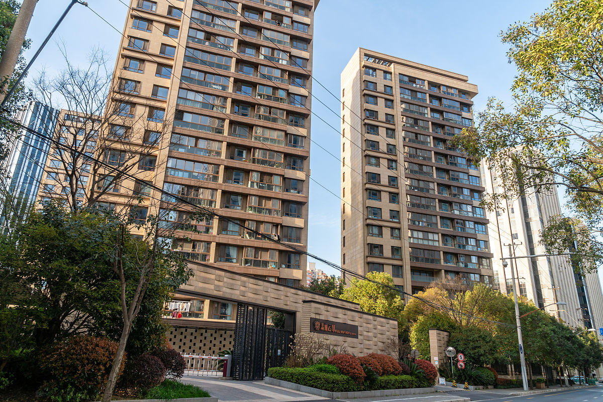 杭州市云城枫翠云轩小区从小…区中间穿过成两个小区图上说是云门大街到底是大帮我用200字详细描述