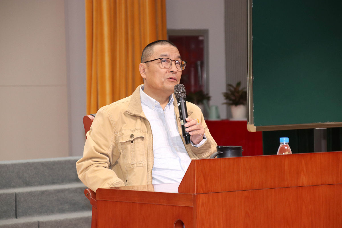 别路馀千里深思重百年正悲西候日更动北梁篇。打一生肖 帮我用250字描述